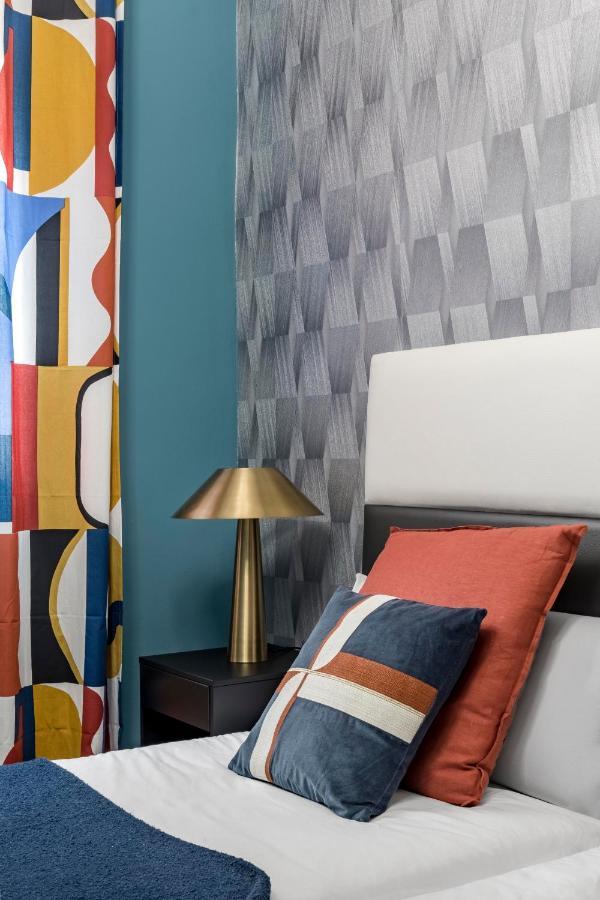 Beautiful Room In Heart Of Madrid Exterior photo