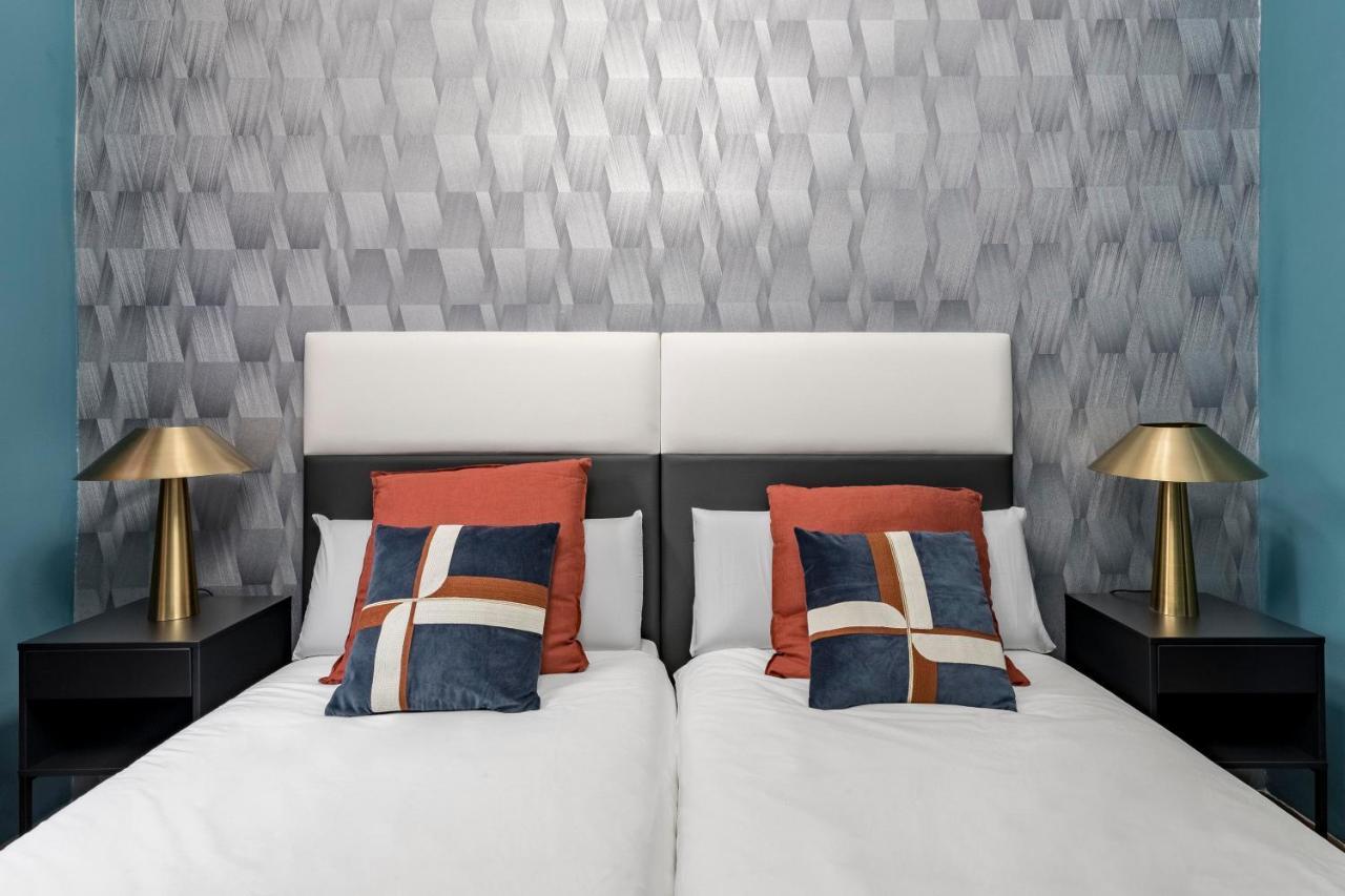 Beautiful Room In Heart Of Madrid Exterior photo